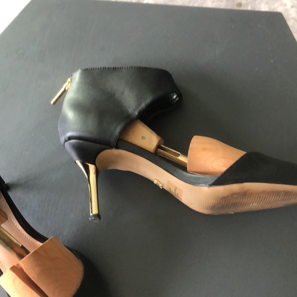 Victoria secret ankle bootiesize 7.5 lightly worn. - Picture 2 of 8